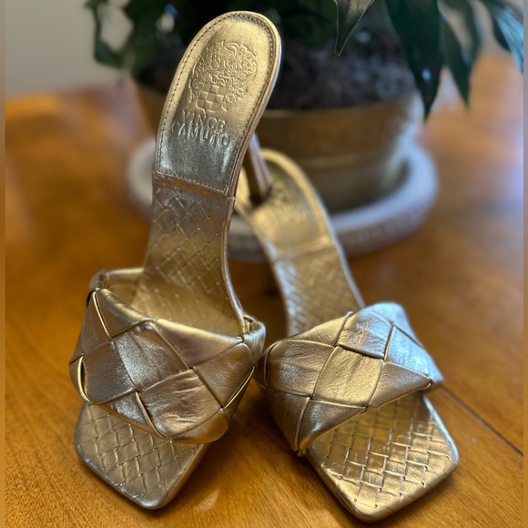NWOT Vince Camuto Brelanie mules - Picture 1 of 8